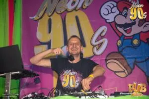 Pub Festival | Wetzikon Neon 90's